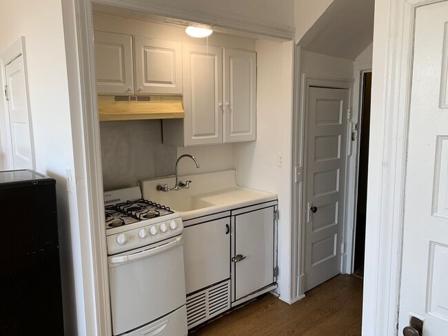 2509 N Charles St in Baltimore, MD - Building Photo - Building Photo