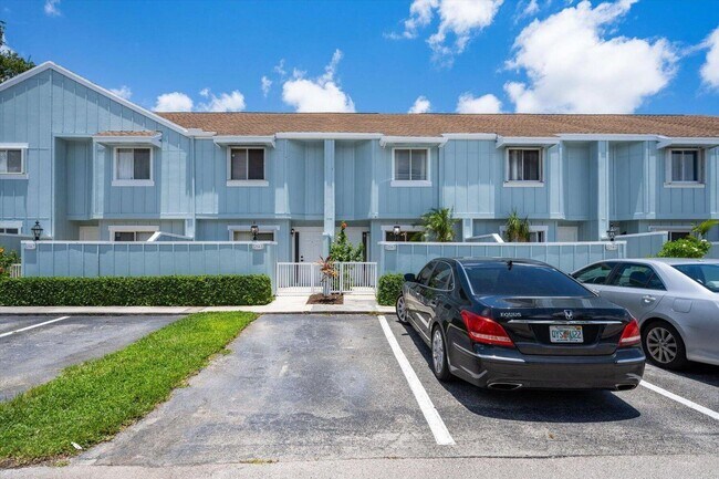 6254 Riverwalk Ln in Jupiter, FL - Building Photo - Building Photo