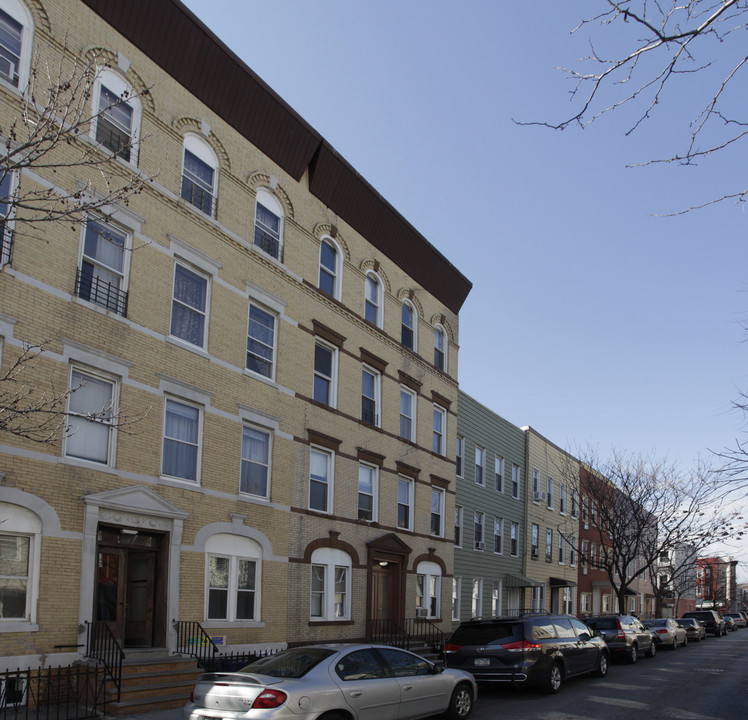 59 Jewel St in Brooklyn, NY - Building Photo