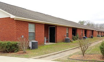 Holly Park Estates in Gadsden, AL - Building Photo - Building Photo