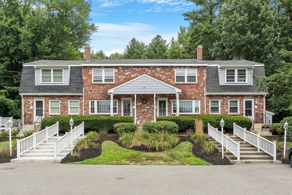 28 Harris St in Acton, MA - Building Photo