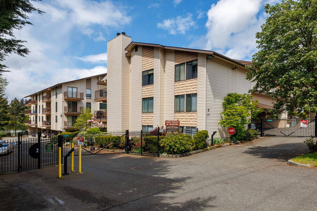 Bitter Lake Village in Seattle, WA - Foto de edificio