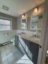 44 Pine St in Blue Point, NY - Building Photo