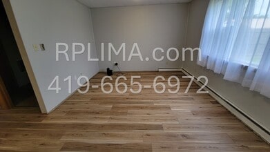 2450 Sherwood Dr in Lima, OH - Building Photo - Building Photo
