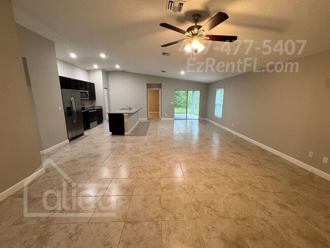 737 Daniels Ave SW in Palm Bay, FL - Building Photo - Building Photo