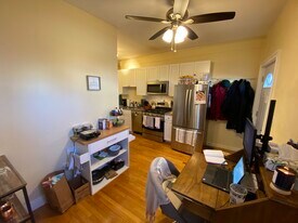 39 Cross St in Somerville, MA - Building Photo