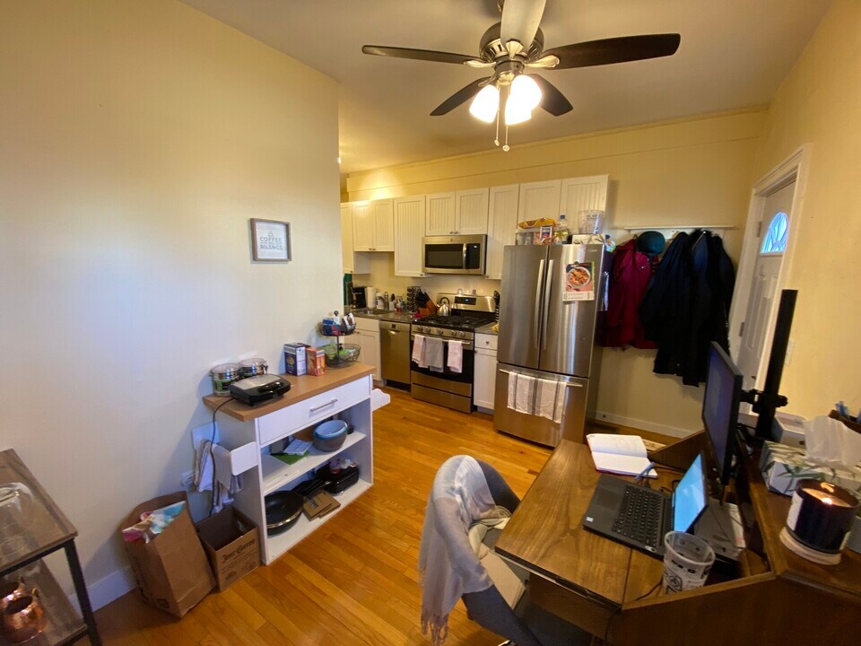 39 Cross St in Somerville, MA - Building Photo