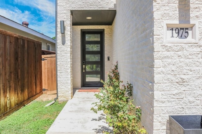1975 Angelina Dr in Dallas, TX - Building Photo - Building Photo