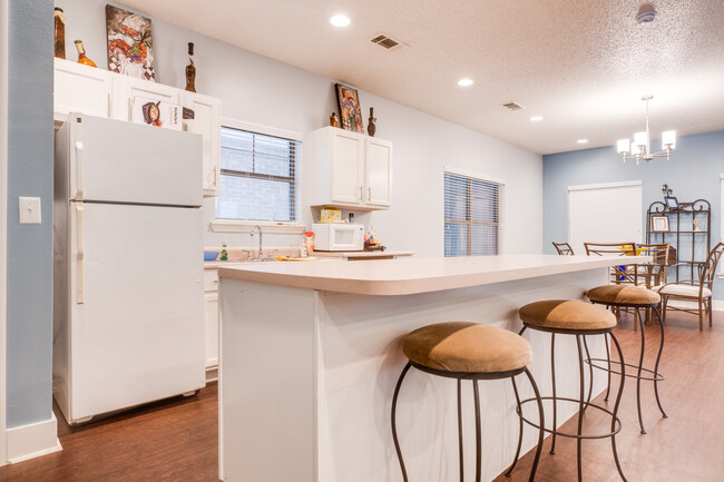 Springdale Estates Apartments in Austin, TX - Foto de edificio - Interior Photo