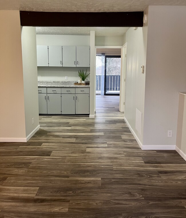 River View Apartments in Akron, OH - Building Photo - Building Photo