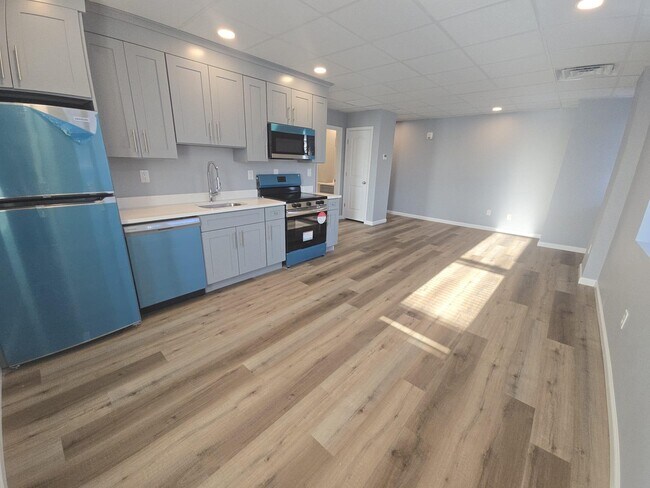 74 W Main St-Unit -2 in Walden, NY - Building Photo - Building Photo