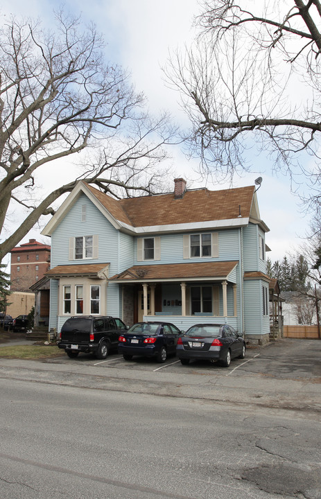 19 Taconic St in Pittsfield, MA - Building Photo