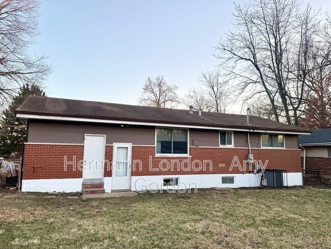 2247 Lovett Dr in St. Louis, MO - Building Photo - Building Photo