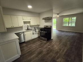 106 N Church St in Trinidad, TX - Building Photo - Building Photo