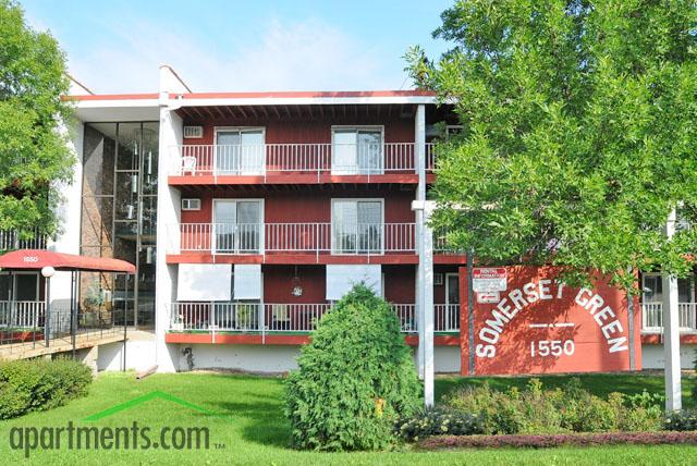 Somerset Green/Sandalwood Place in West St. Paul, MN - Foto de edificio - Building Photo