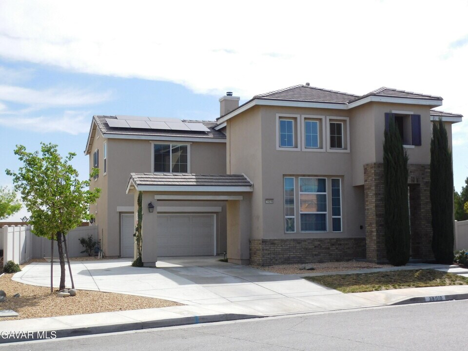 38016 Aidea St in Palmdale, CA - Building Photo