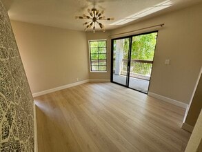 230 Bethany Rd, Unit 210 in Burbank, CA - Foto de edificio - Building Photo