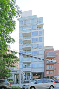 4205 Parsons Blvd in Flushing, NY - Foto de edificio - Building Photo