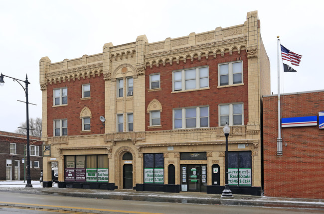 7701 S Cottage Grove in Chicago, IL - Building Photo - Building Photo