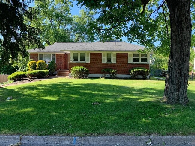 3137 Belmont Ave in Vestal, NY - Building Photo - Building Photo