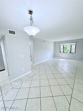 1420 Green Valley Cir in Naples, FL - Foto de edificio - Building Photo