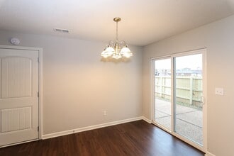 9999 Chariden Dr in Cordova, TN - Building Photo - Building Photo