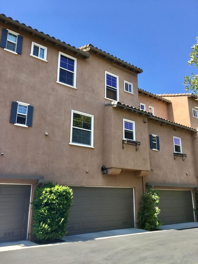 2544 Escala Cir in San Diego, CA - Building Photo - Building Photo