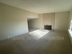 1762 David Dr in Escondido, CA - Building Photo - Building Photo