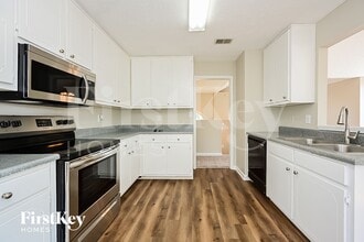 4049 Fieldway Rd in Rex, GA - Building Photo - Building Photo