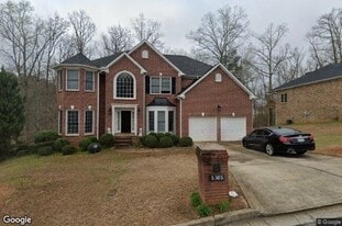 1111 Southland Dr in Stone Mountain, GA - Building Photo