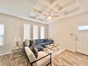 5000 N Crown Point in Edinburg, TX - Building Photo - Building Photo