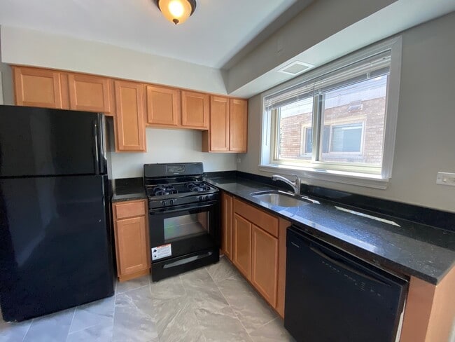 1822 Monroe St in Evanston, IL - Building Photo - Building Photo