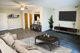 Quail Meadow Apartments in Cincinnati, OH - Building Photo