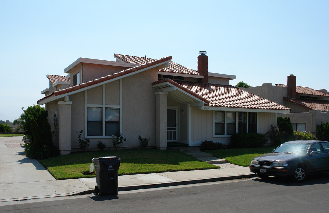 17082 Harbor Bluffs Cir in Huntington Beach, CA - Building Photo