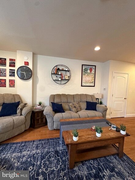 3900 Terrace St, Unit 7 in Philadelphia, PA - Foto de edificio - Building Photo