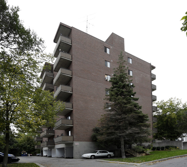 Collier Terrace in Barrie, ON - Building Photo - Building Photo