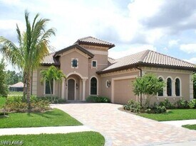7414 Acorn Way in Naples, FL - Building Photo