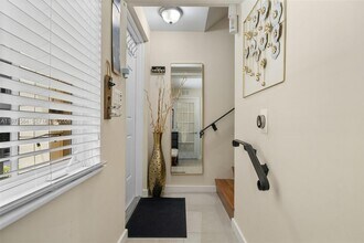 18413 NE 27th Ct in Aventura, FL - Building Photo - Building Photo