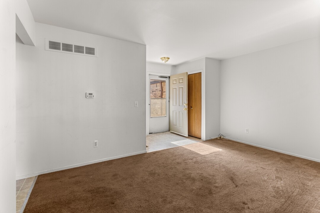 3618 Heritage Pkwy in Dearborn, MI - Building Photo