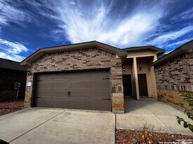 9229 Groff Lndg, Unit 2-Bedroom in private home in Converse, TX - Building Photo