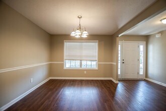 566 Winding Bluff Way in Clarksville, TN - Building Photo - Building Photo