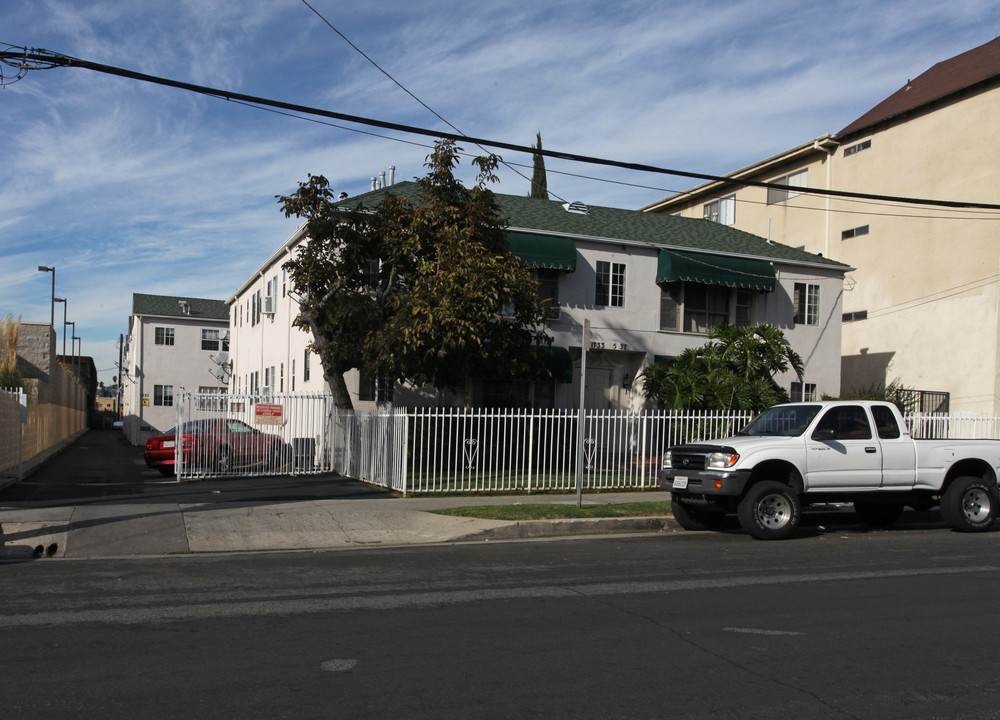 1733-1737 N Serrano Ave in Los Angeles, CA - Building Photo