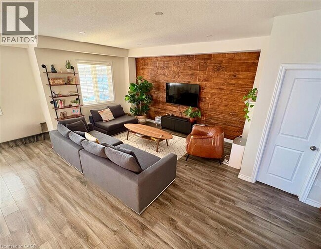 120 Cole St in Hamilton, ON - Building Photo - Building Photo