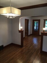 2490 W 10th St, Unit Down in Cleveland, OH - Foto de edificio - Building Photo