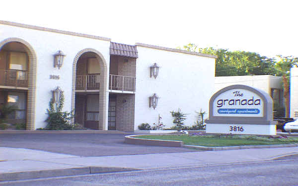 Granada Apartments in Phoenix, AZ - Building Photo