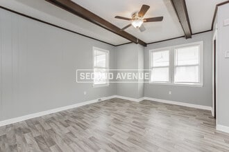 1806 Sundale Ave in Cincinnati, OH - Foto de edificio - Building Photo