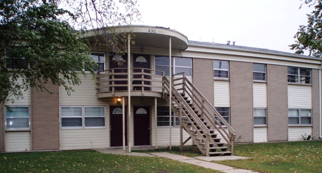 Deer Creek Apartments in Topeka, KS - Foto de edificio