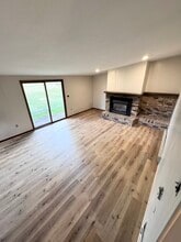 102 E 8th St in Sumner, IA - Building Photo - Building Photo