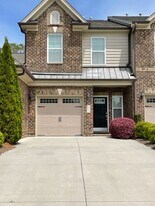 2823 Grove Park Dr in Burlington, NC - Building Photo