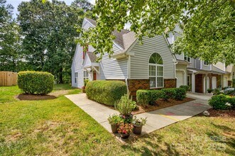 9014 Roseton Ln in Charlotte, NC - Foto de edificio - Building Photo